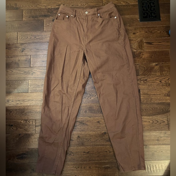 H&M Brown Mom Jeans - Picture 1 of 3